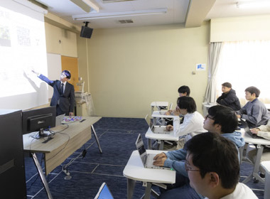 課題解決に活用する力の育成