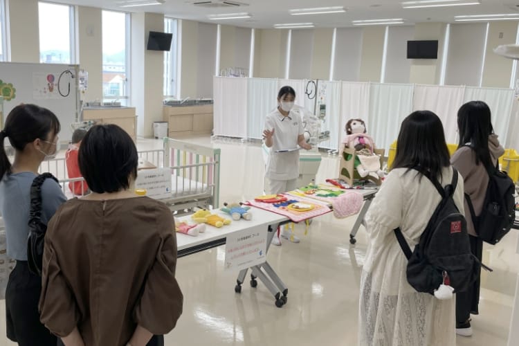 高性能看護シミュレータ体験実習室見学